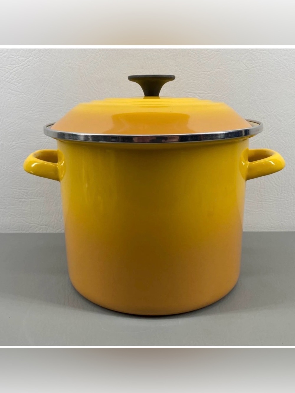 Le Creuset 6 Qt Enamel on Steel Stockpot w Lid Rare Discontinued Soleil Yellow